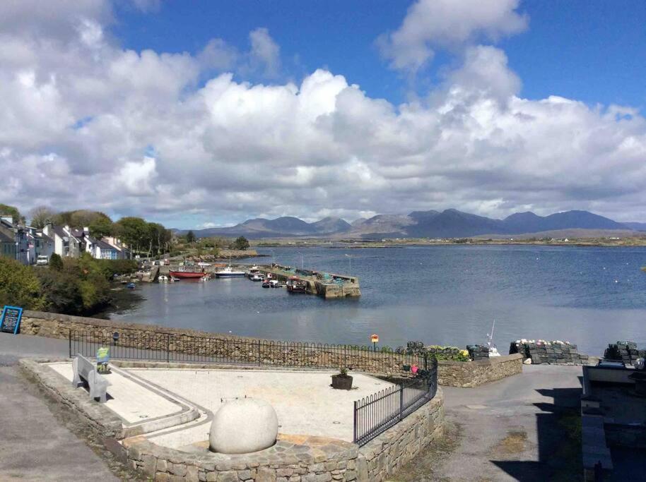 Roundstone Retreats Abbys Cottage Bagian luar foto