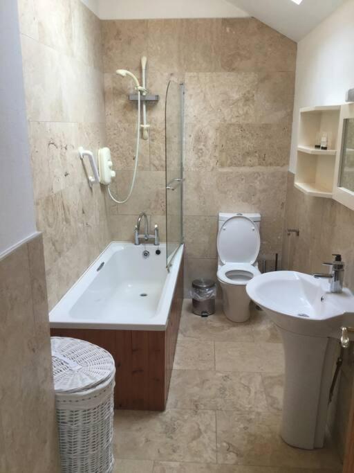 Roundstone Retreats Abbys Cottage Bagian luar foto